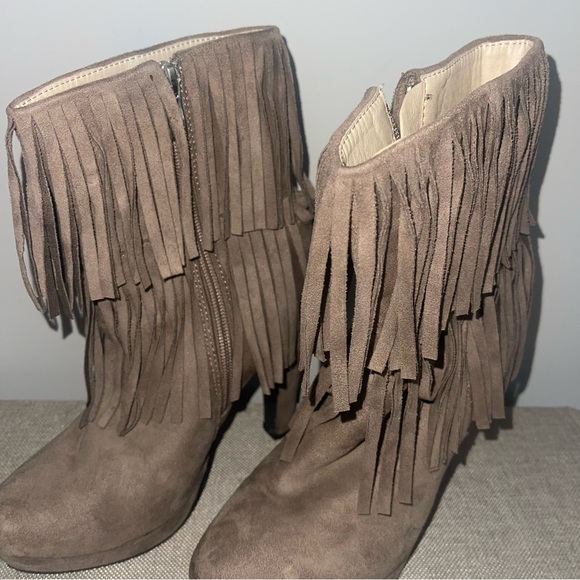 BUCCO SUEDE FRINGE PLATFORM BOOTS - Picture 3 of 10